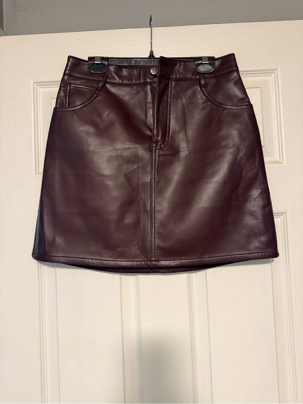 Women's Faux Leather Mini Skirt - Burgundy